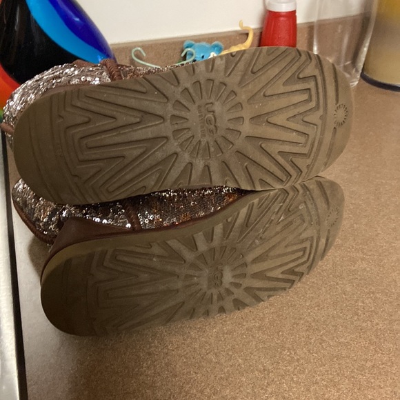 UGG SEQUINS ANKLE BOOTS - Picture 11 of 11